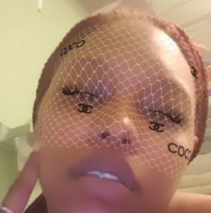 Meet your Posher, Hazel